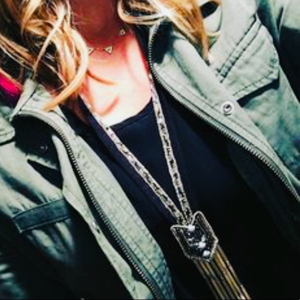 Stella & Dot | Gorgeously Exotic Black+Gold Handbeaded Nile Necklace - Picture 6 of 9